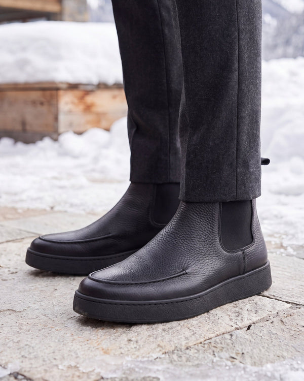 Cortina - Black Leather