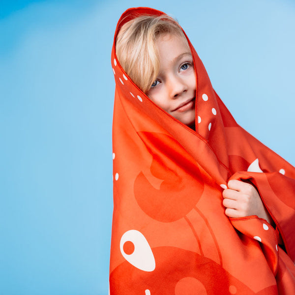 Microvezel-Handdoek-Oh-Crab-Rood-135x65cm-swim-essentials-1