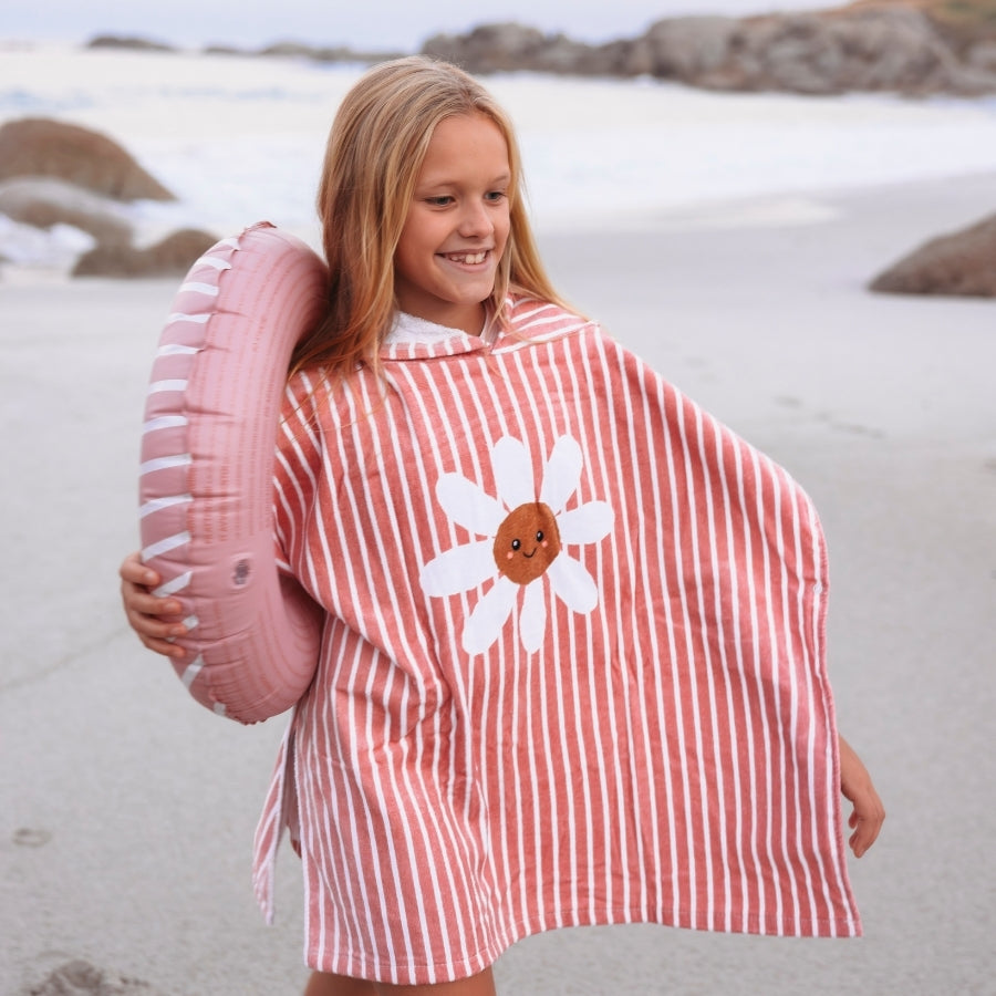 Daisyflower_poncho_swimessentials_2
