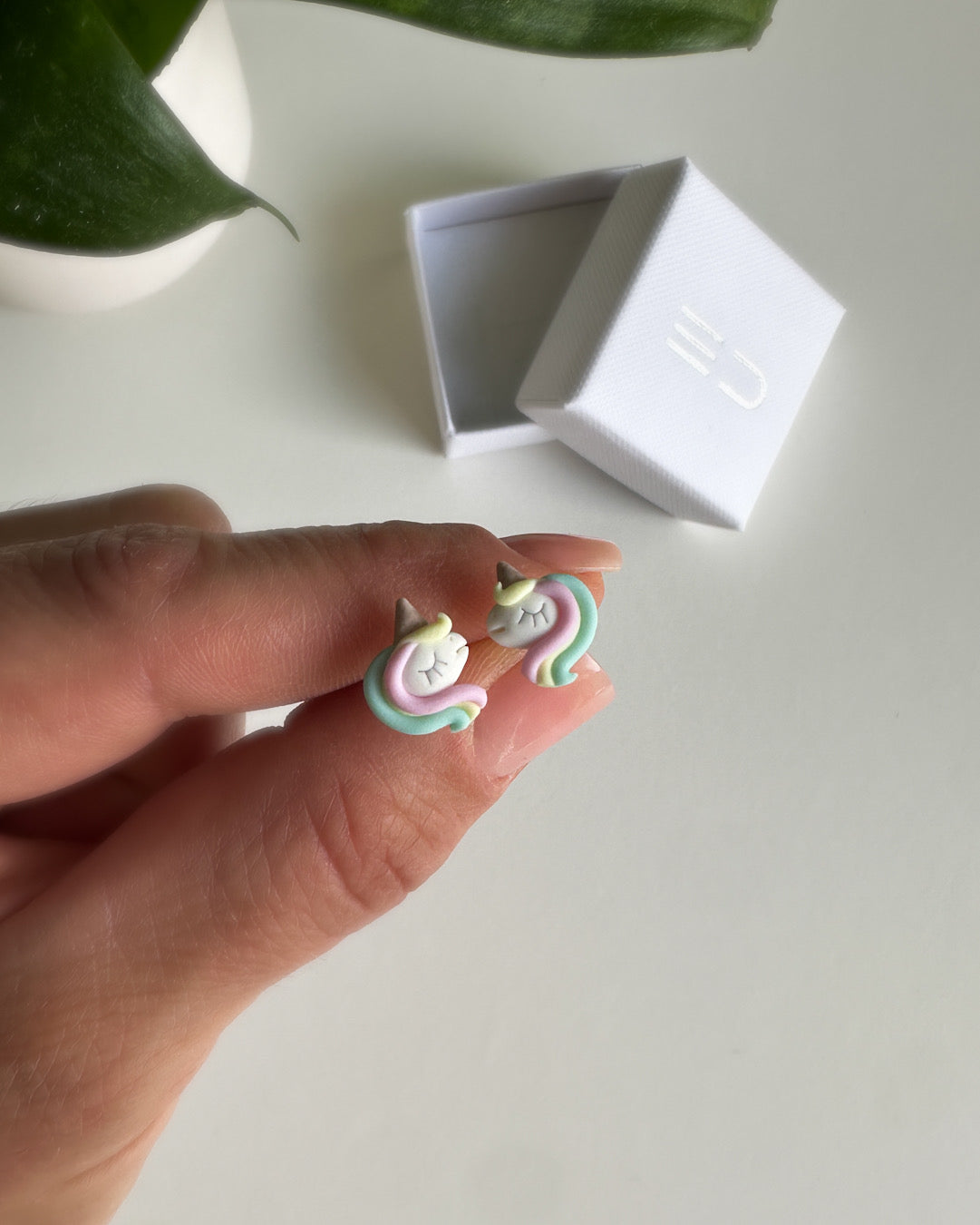 unicorn earrings | pre-orders until 12.4.