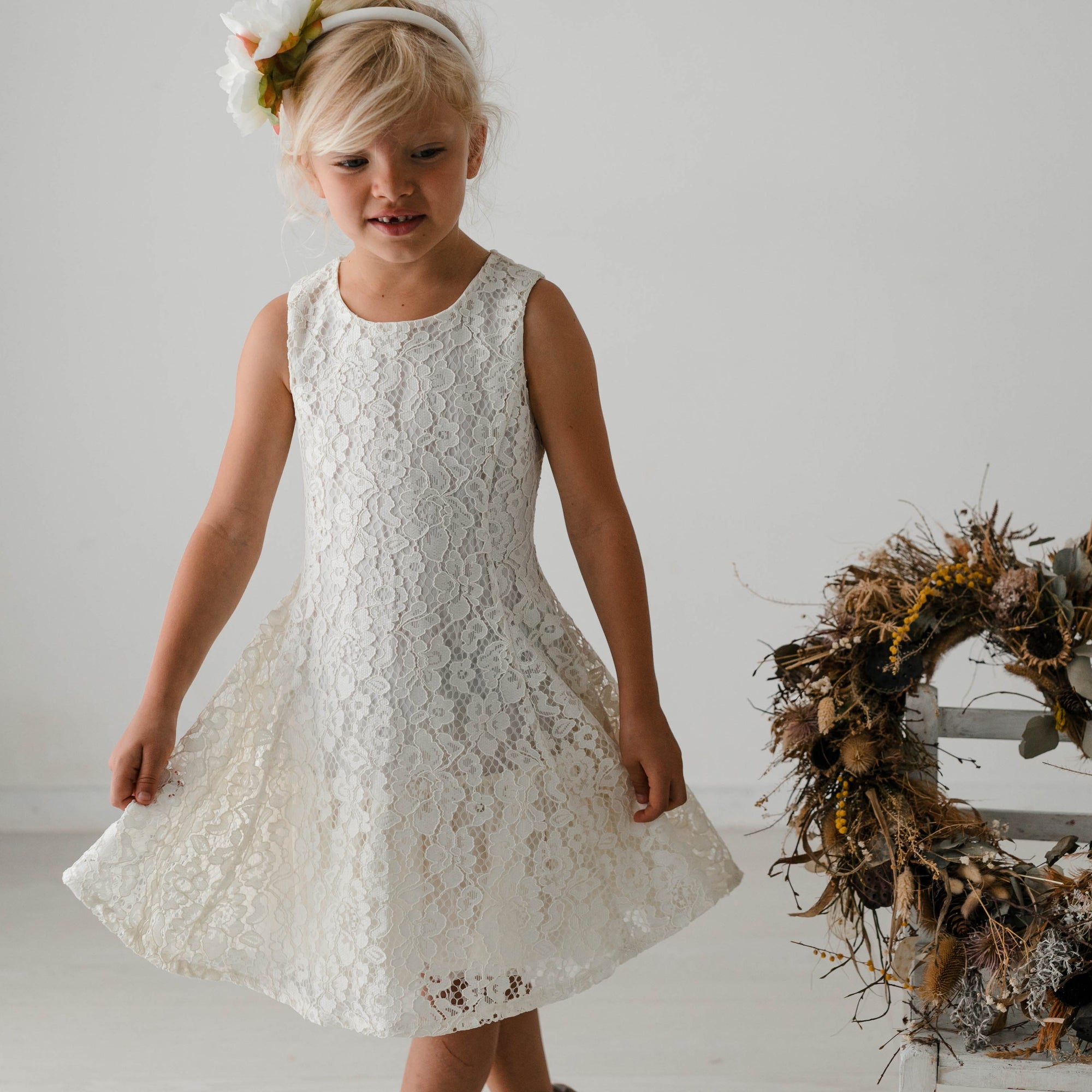 WHITE LACE DRESS
