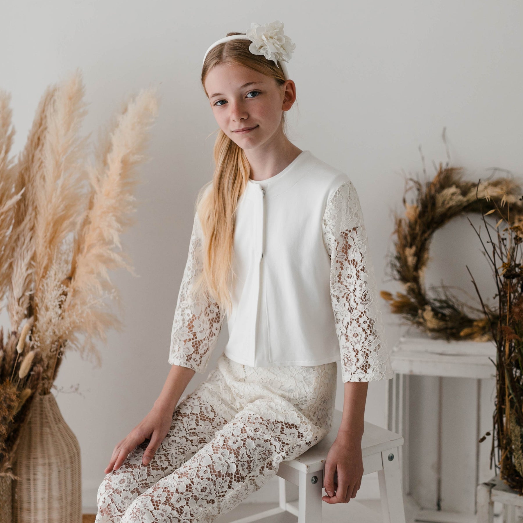 JACKET WITH LACE SLEEVES