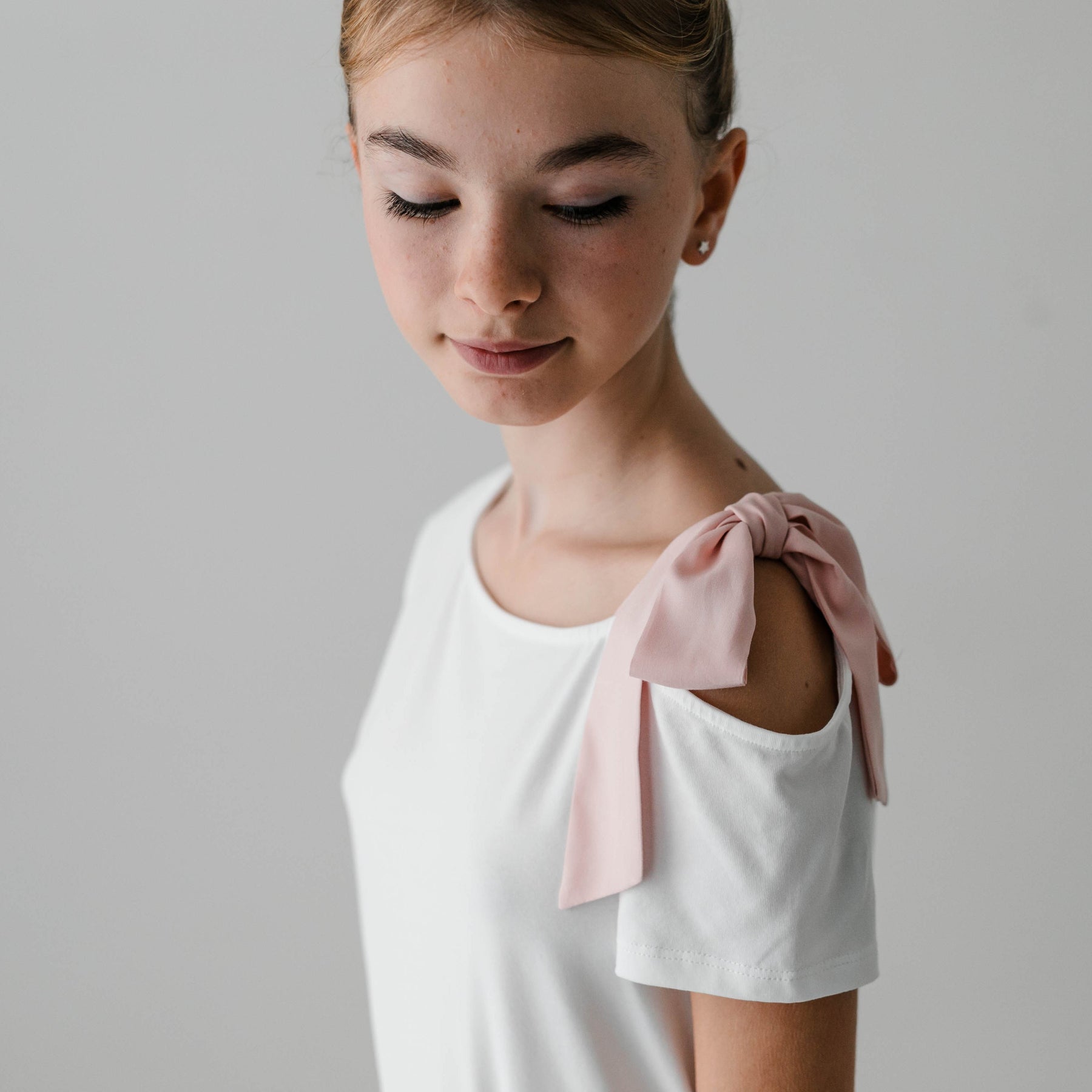 T-SHIRT WITH BOW DETAIL