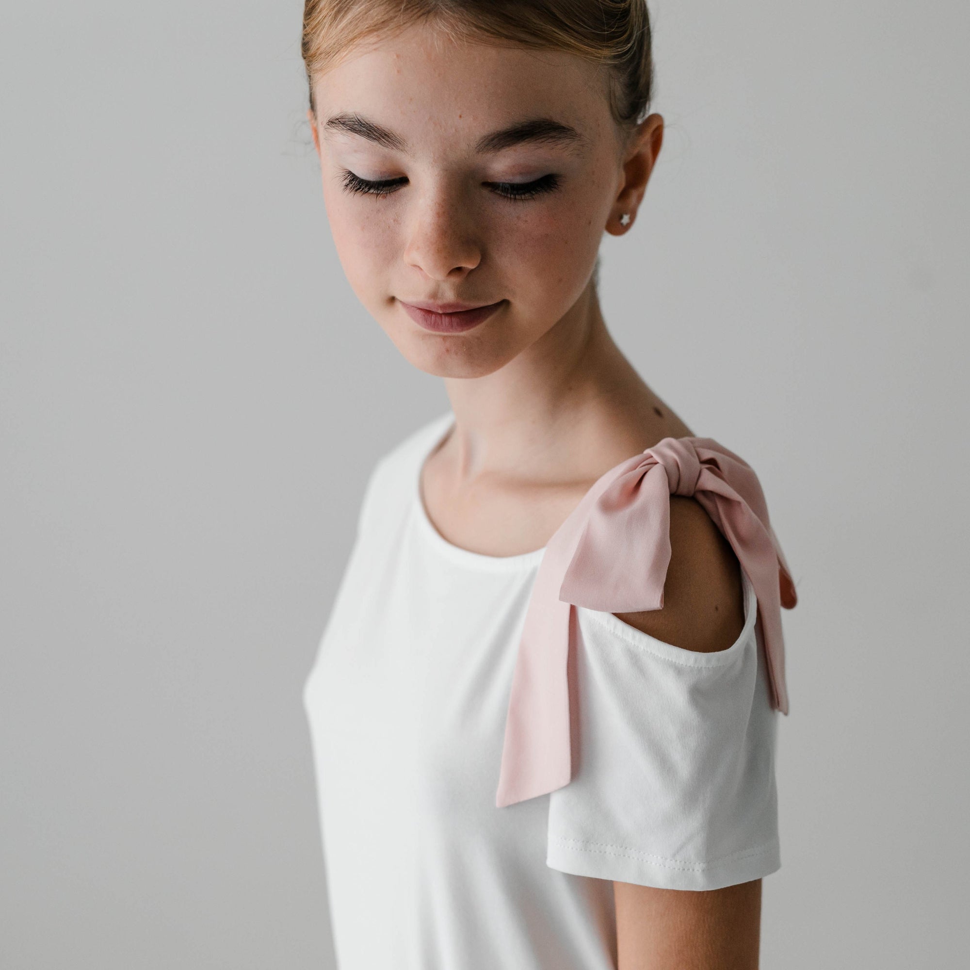 T-SHIRT WITH BOW DETAIL