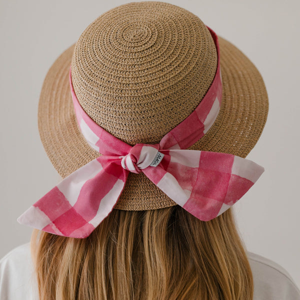 HAT WITH FANTASY BOW