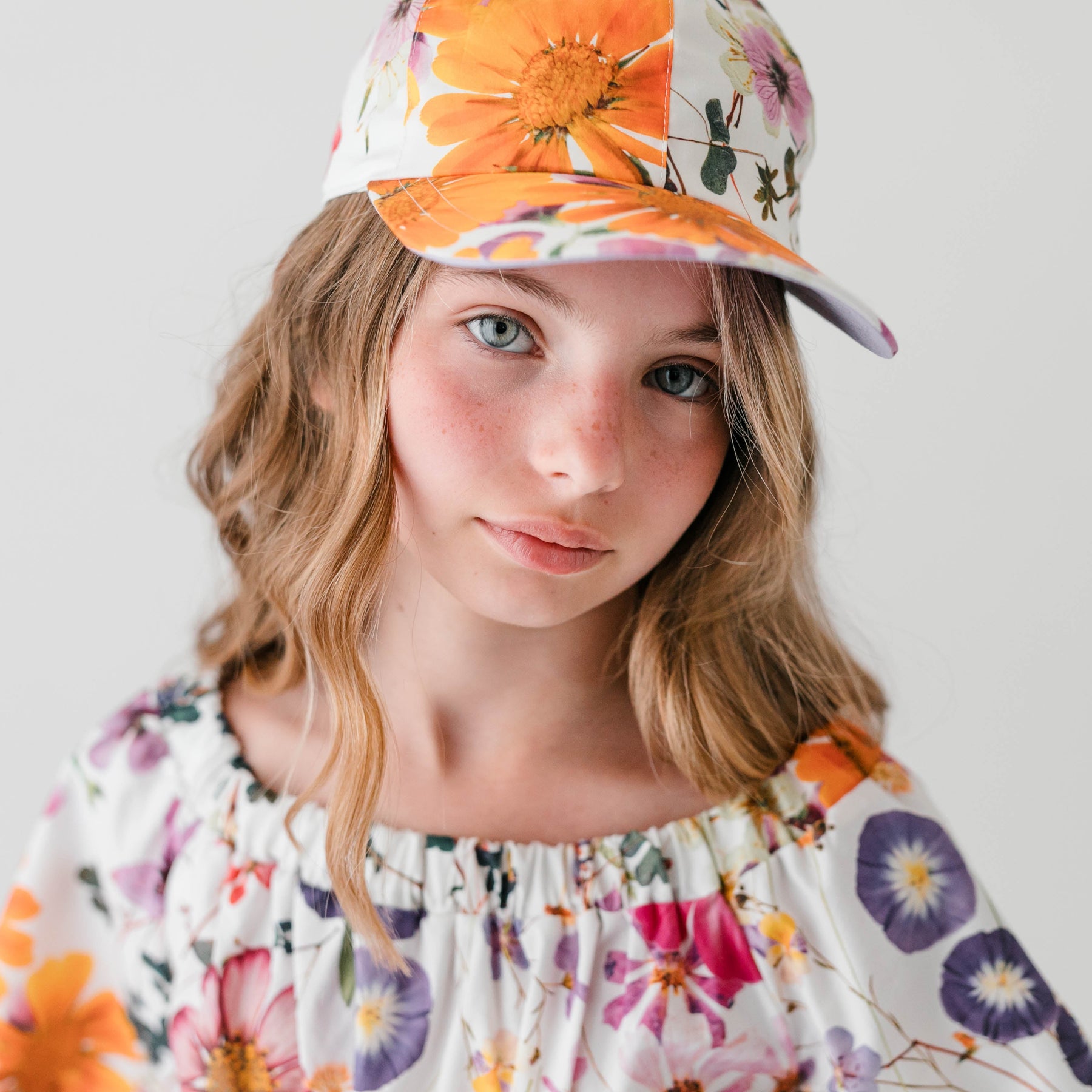 CAPPELLINO CON VISIERA