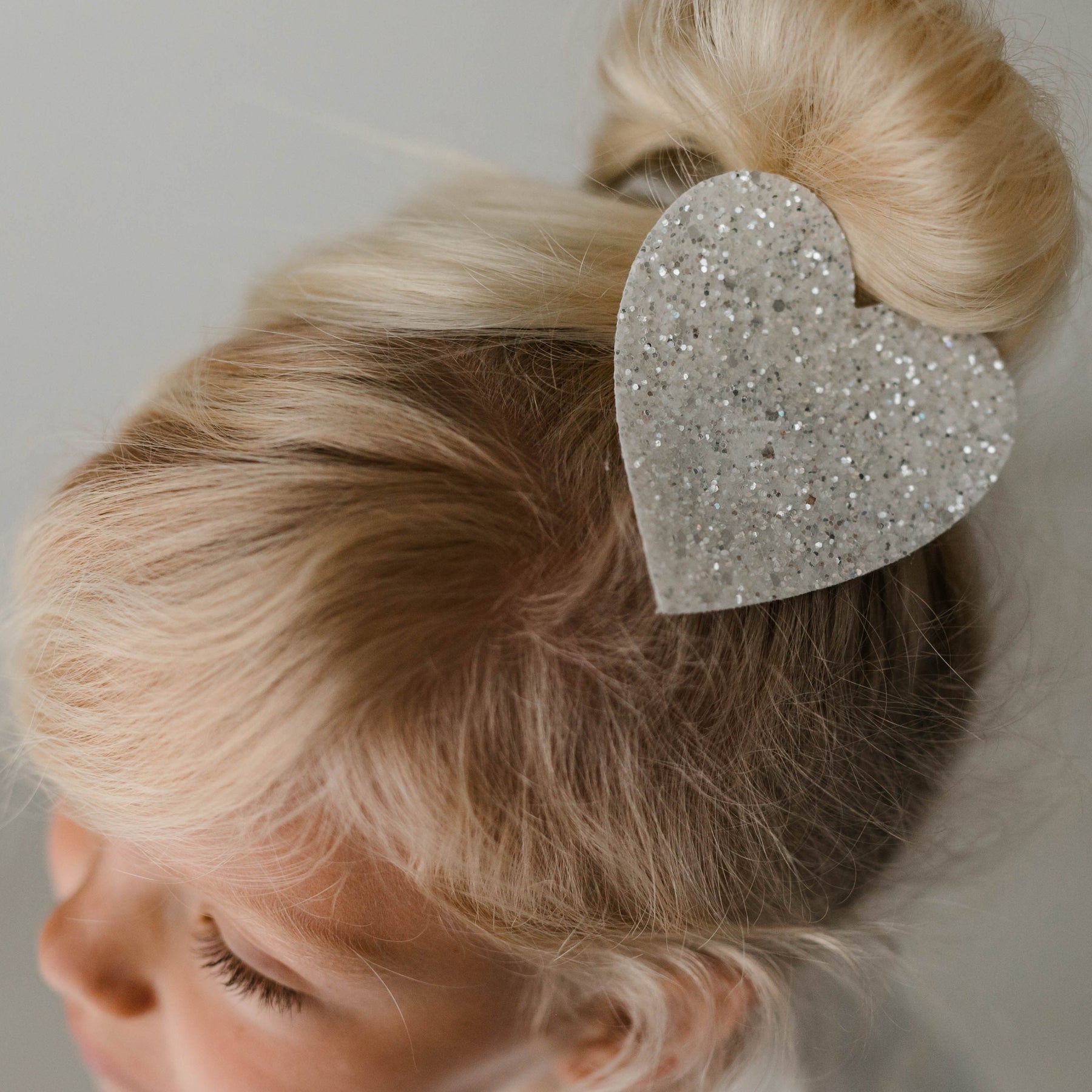 GLITTER HEART CLIP