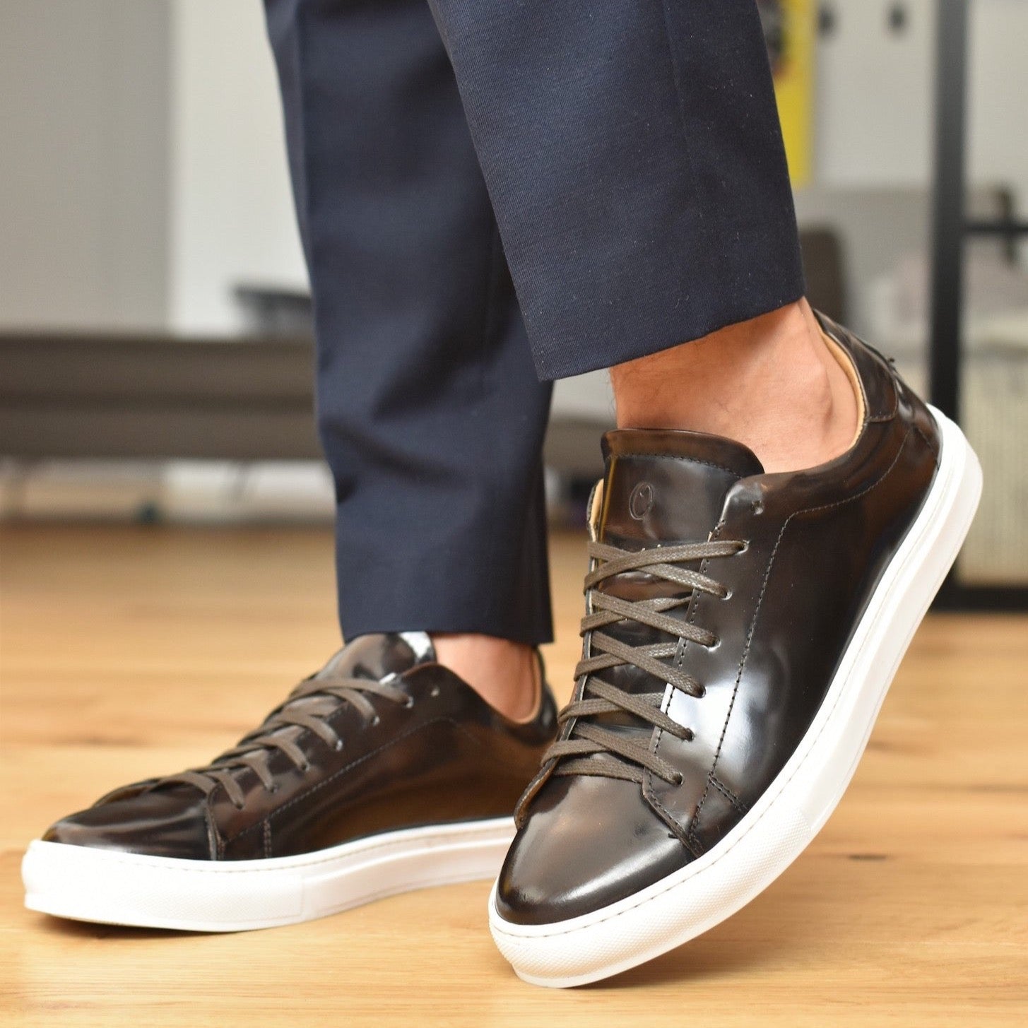 OSTUNI - Bruin Schuurmiddel