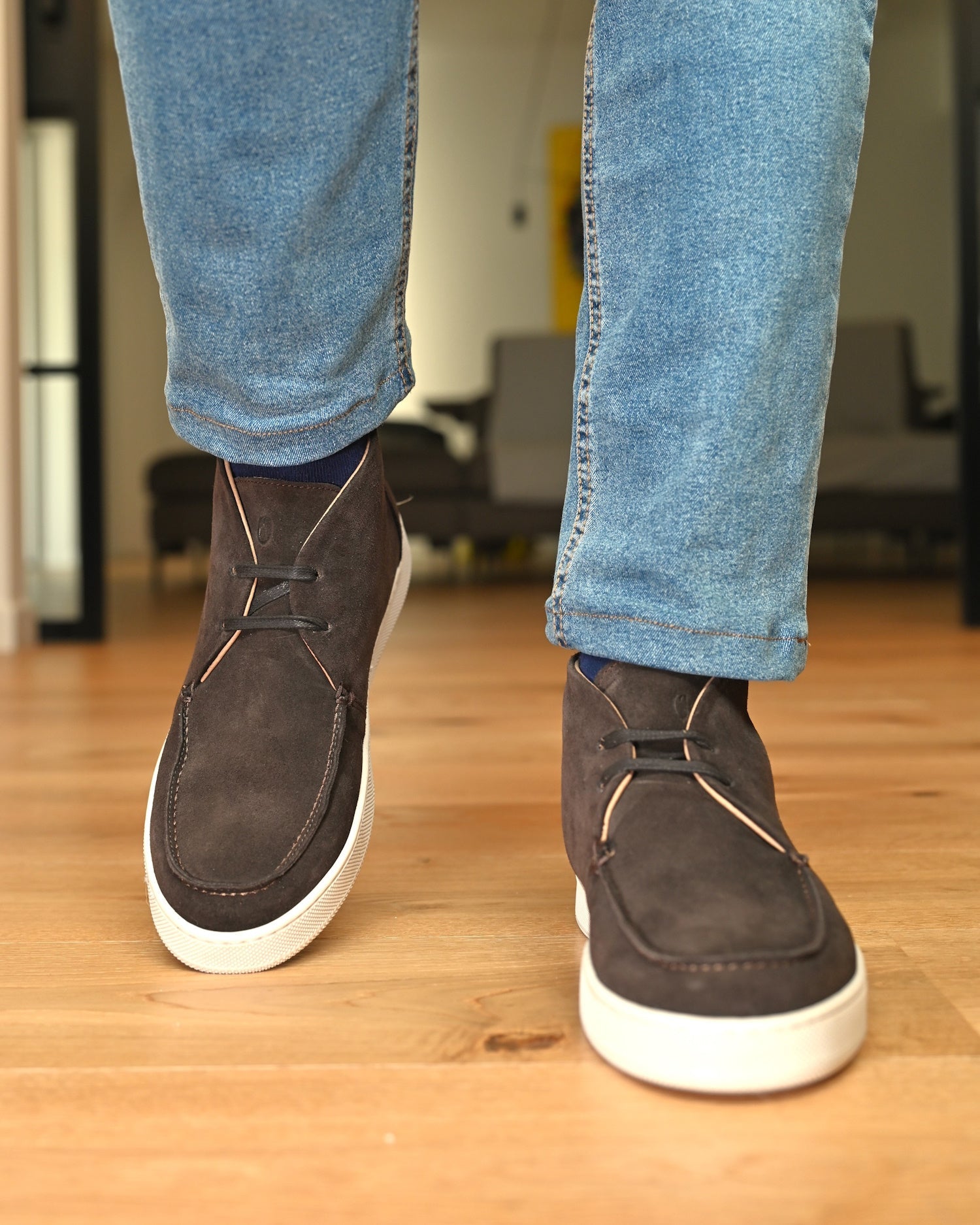 LEUCA - Smeđi Suede