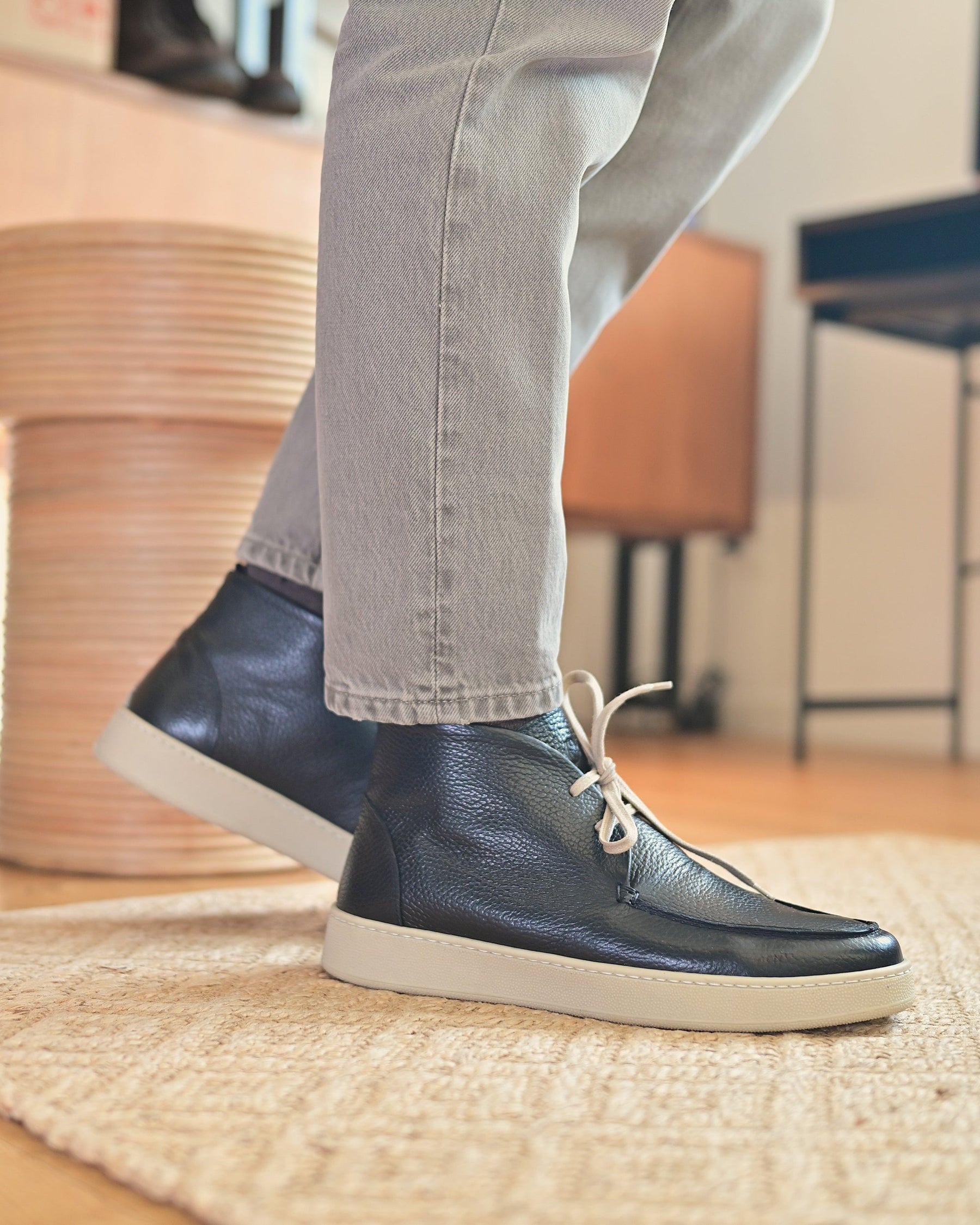 LEUCA - Blue Leather