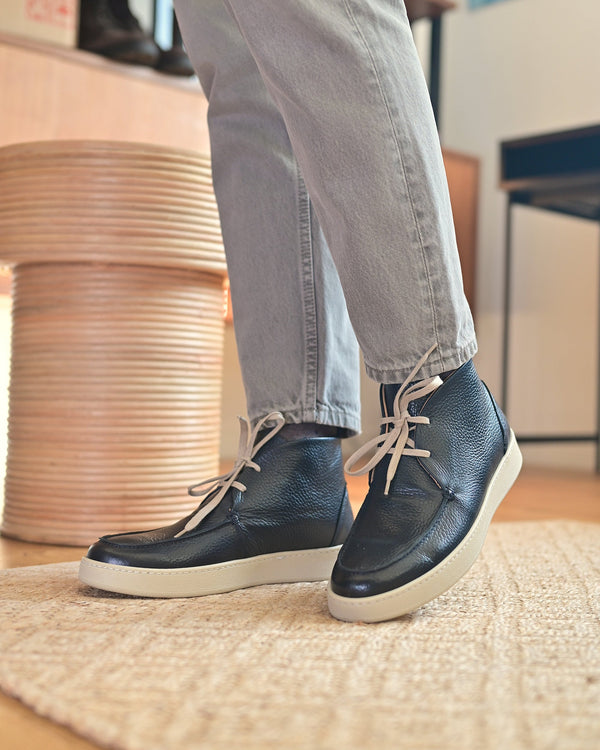 LEUCA - Blue Leather