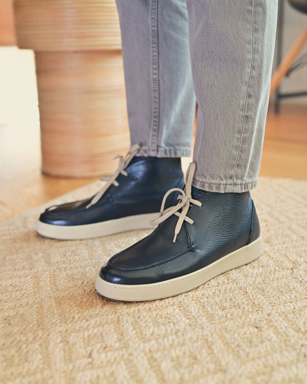 LEUCA - Blue Leather