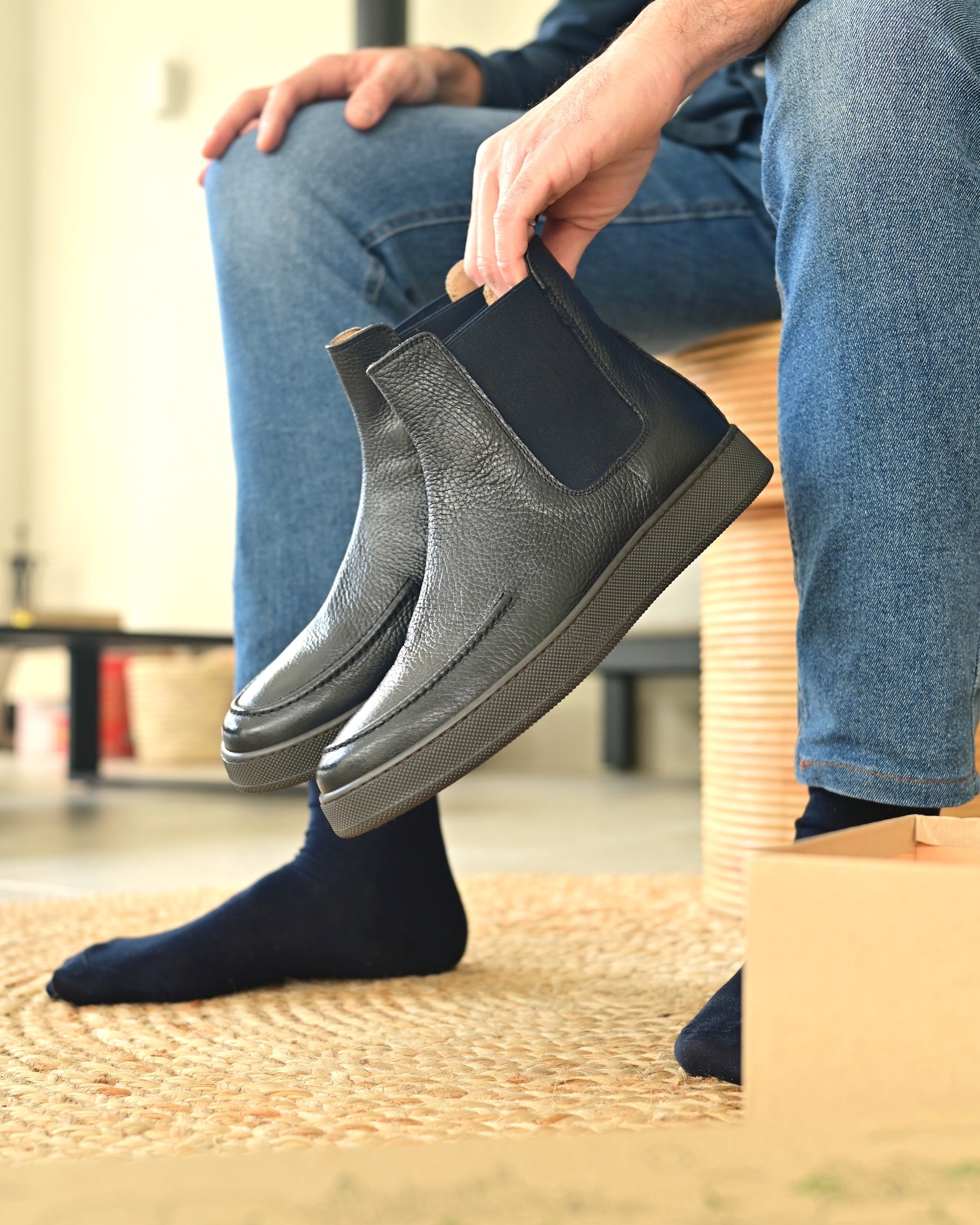 Cortina - Navy Leather