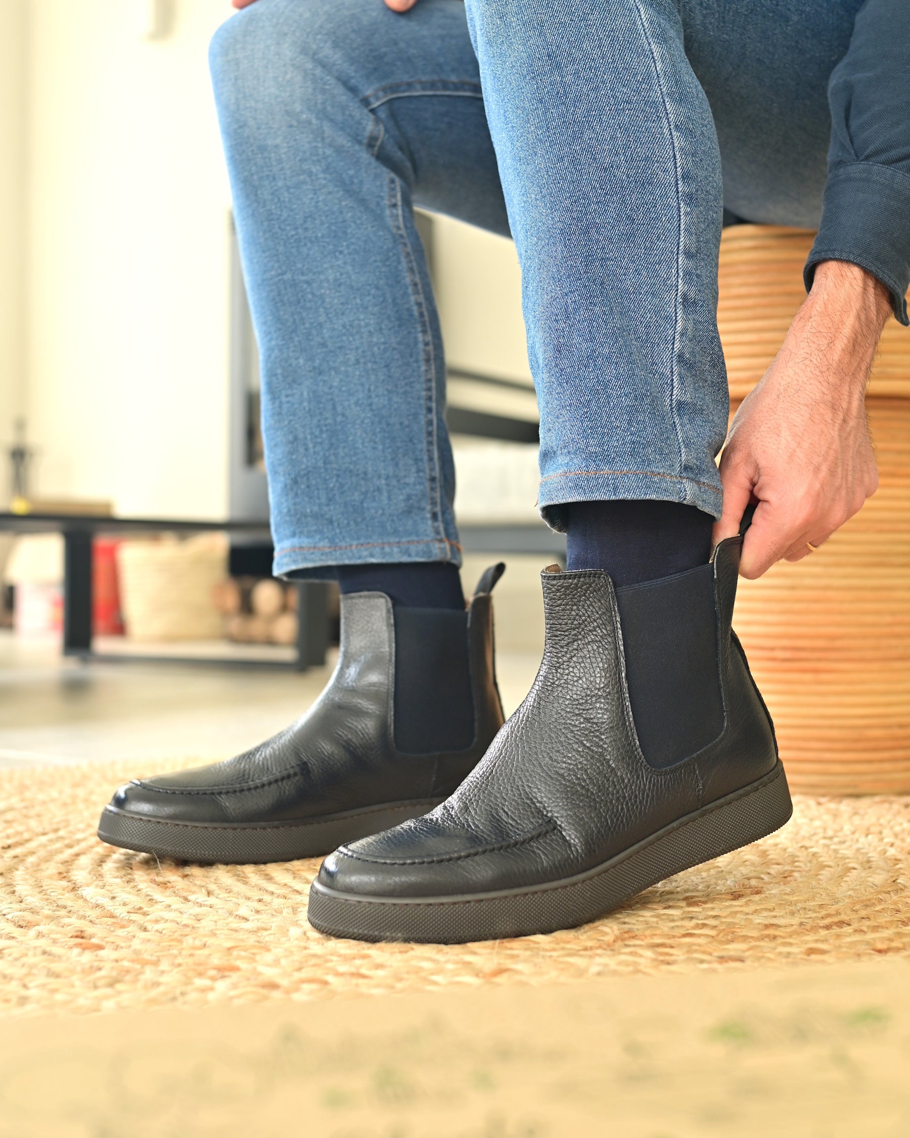 Cortina - Navy Leather