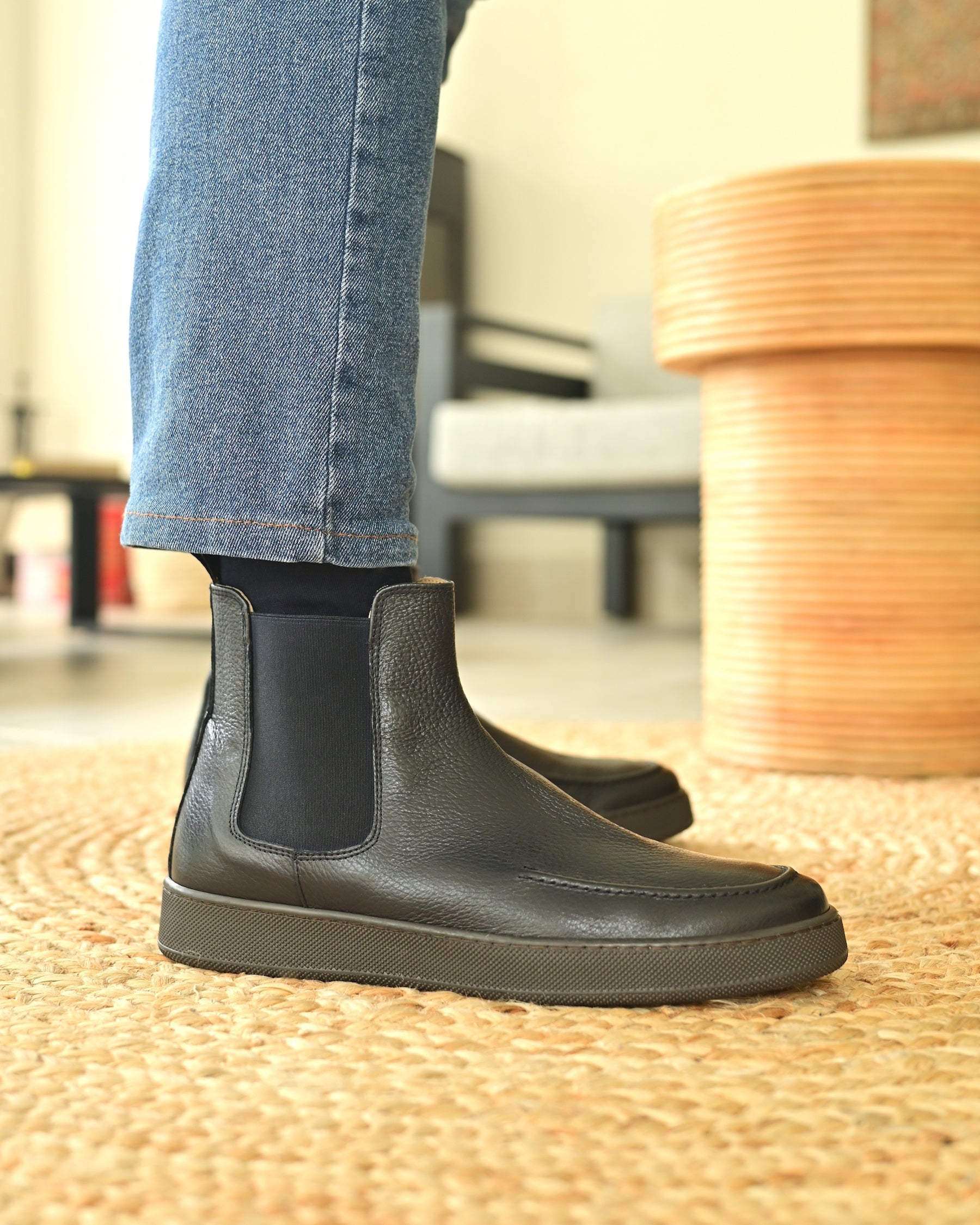 Cortina - Navy Leather