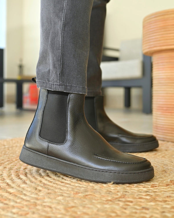 Cortina - Black Leather