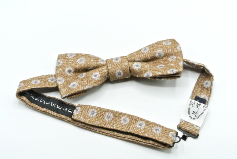 Ljeskovac čisti vuna leptir mašna