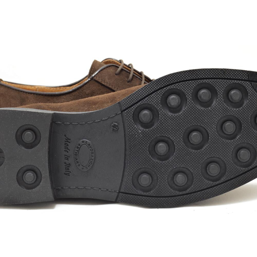 Italy Derby Shoes in brown suede with a black rubber sole, Piacenza