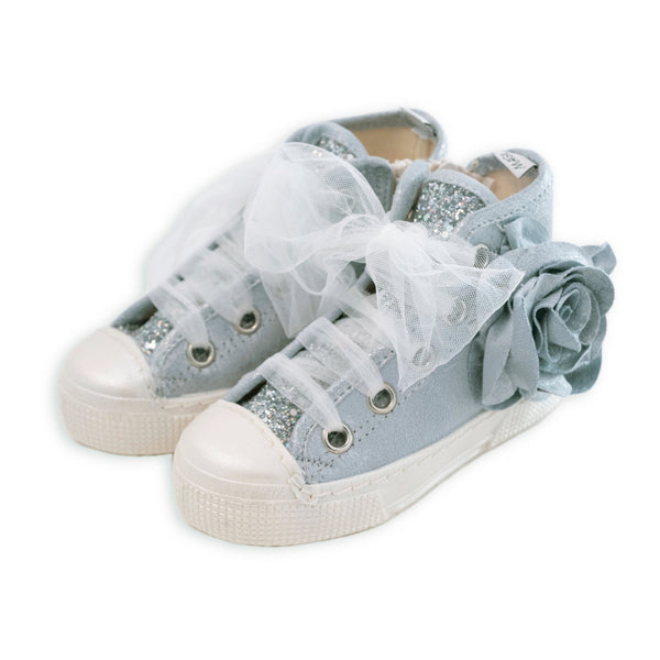 SNEAKER MET BLOEMENAPPlicatie