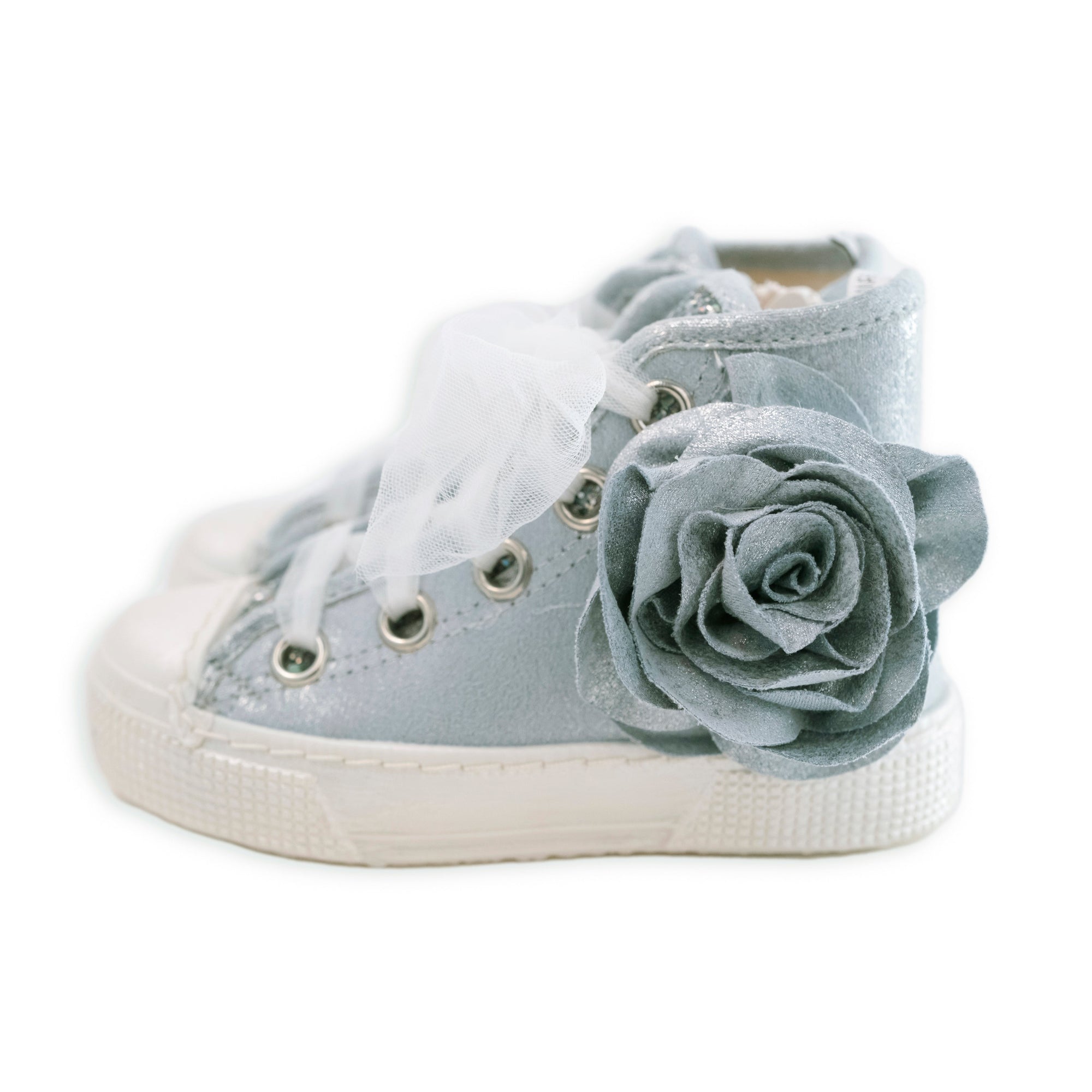 SNEAKER WITH FLOWER APPLICATION