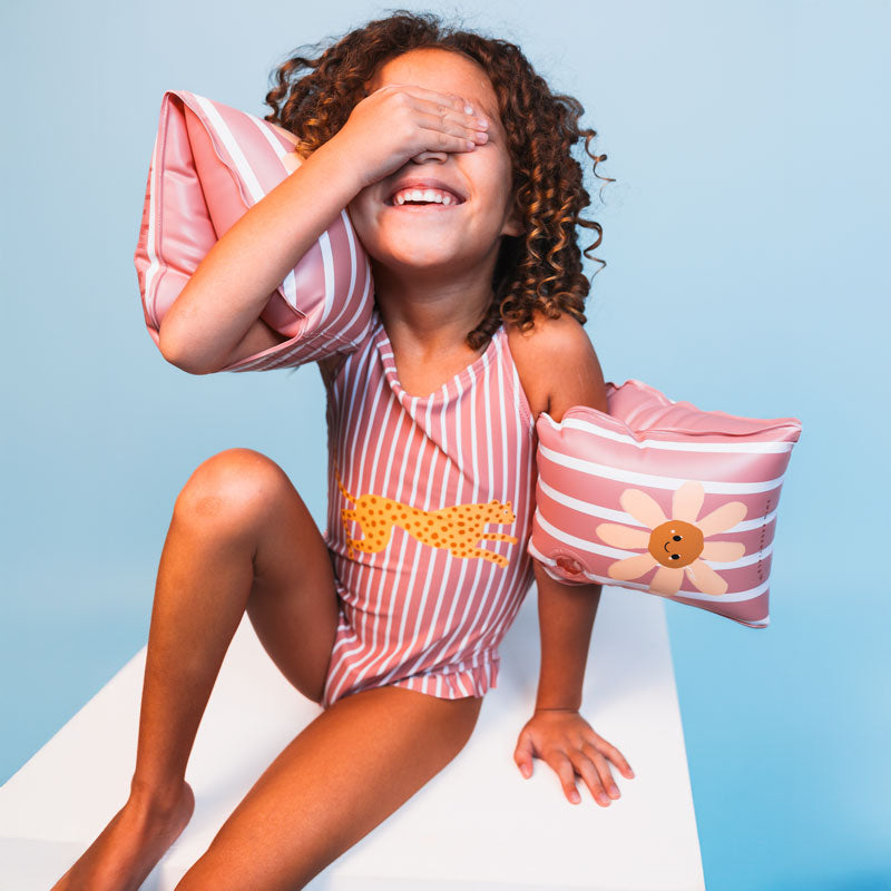 swim-essentials-badpak-boldlines-3