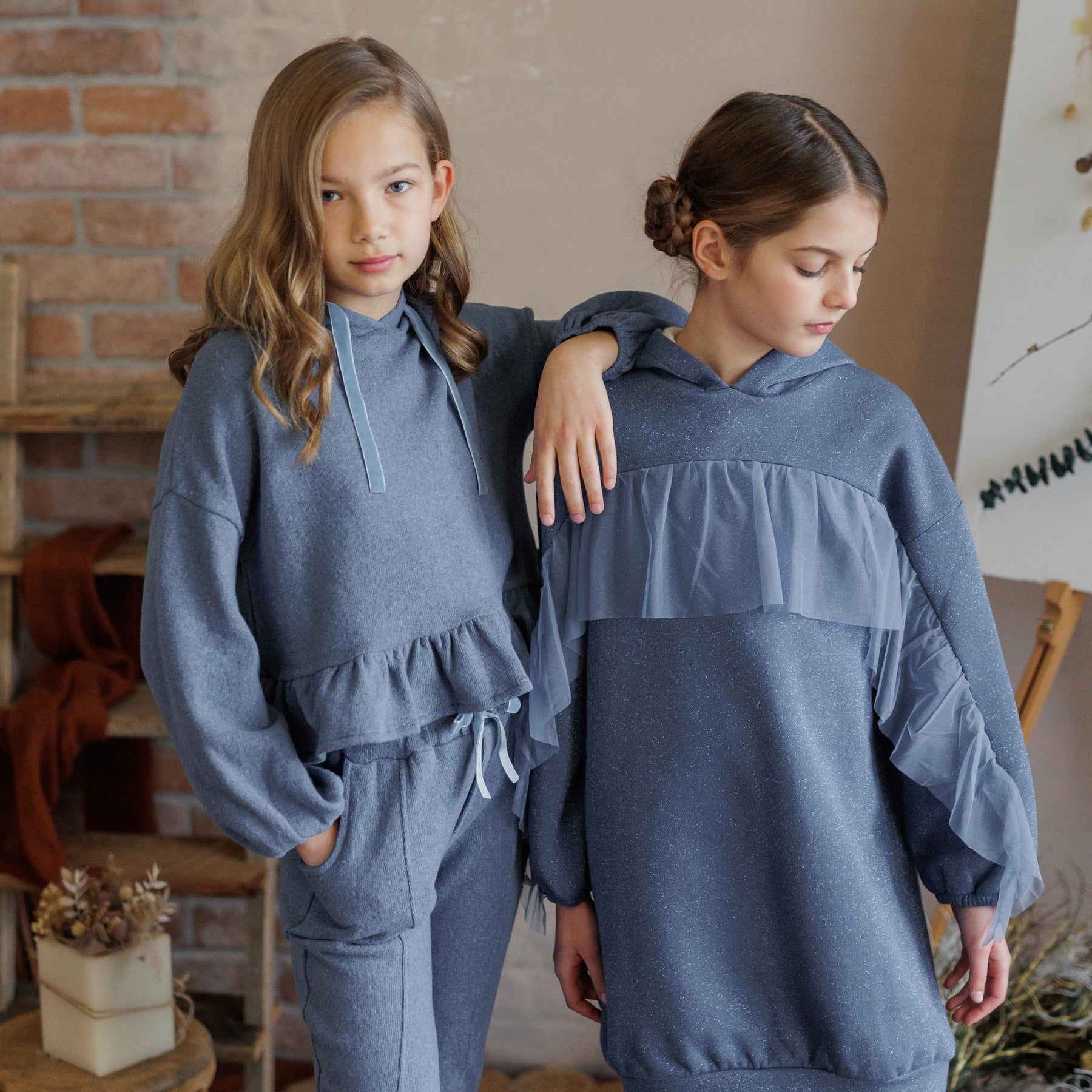 MAGLIA CALDO COTONE CON BALZA E CAPPUCCIO