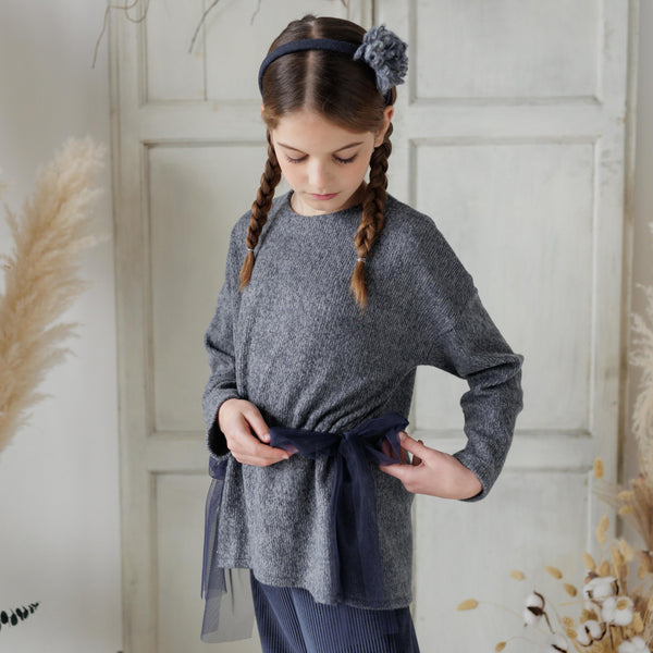 MAGLIA MORBIDA CON FIOCCHI TULLE IN VITA
