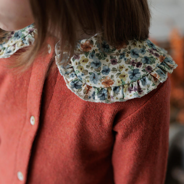 CARDIGAN CON COLLETTO FIORELLINO