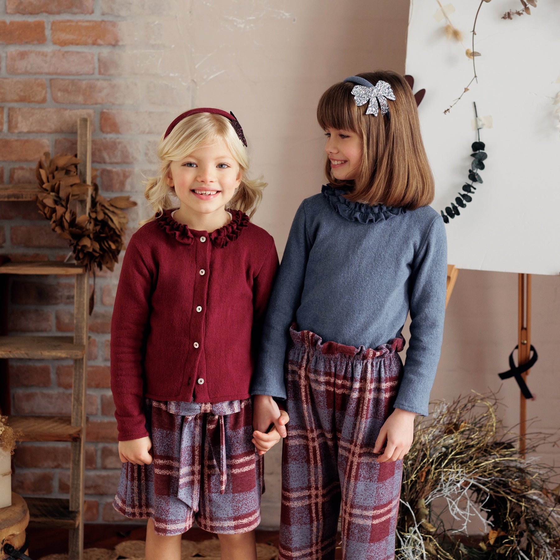 CARDIGAN CON ROUCHES SUL COLLETTO