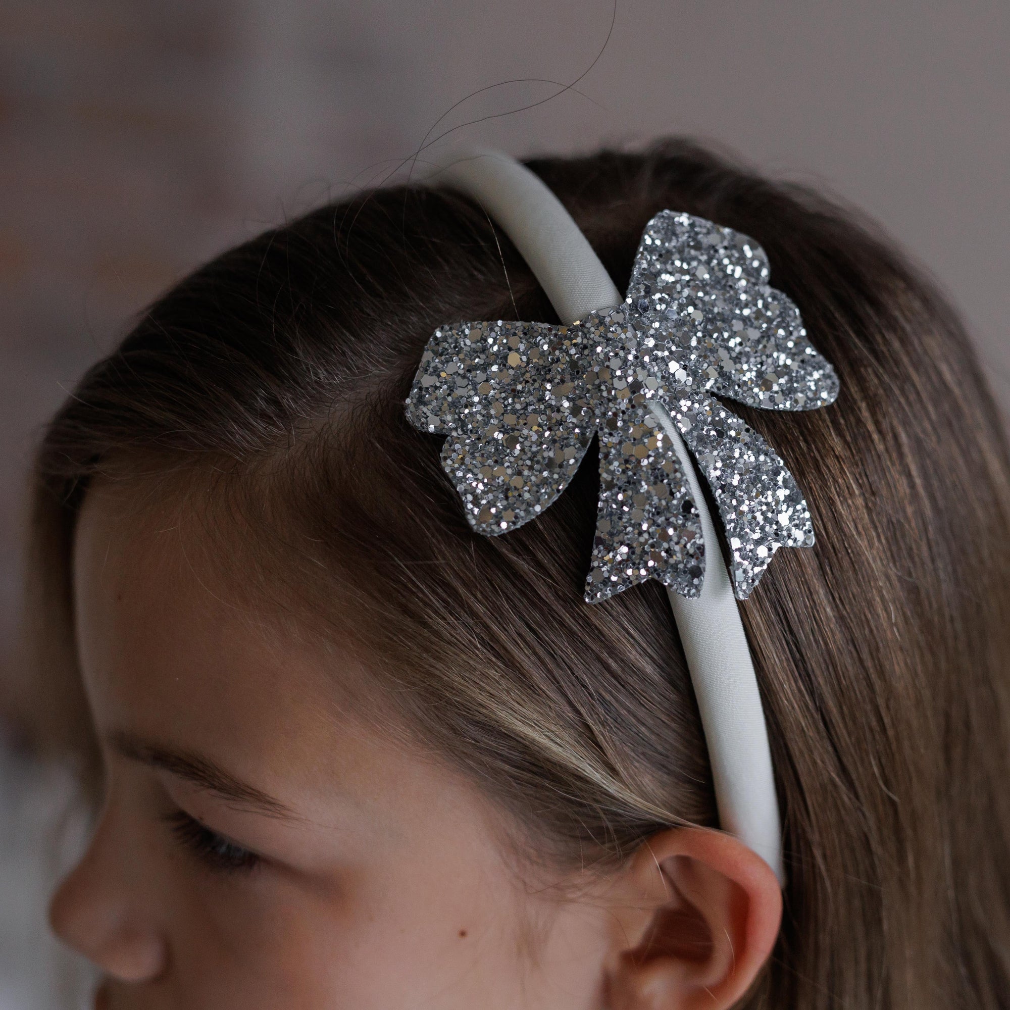 IVORY GLITTER BOW HEADBAND
