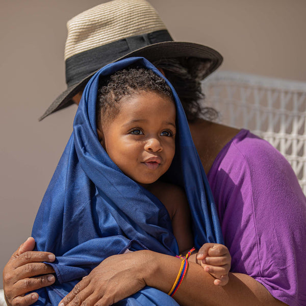 strandlaken-135x65cm-vibrant-stripes-blauw-swim-essentials-2