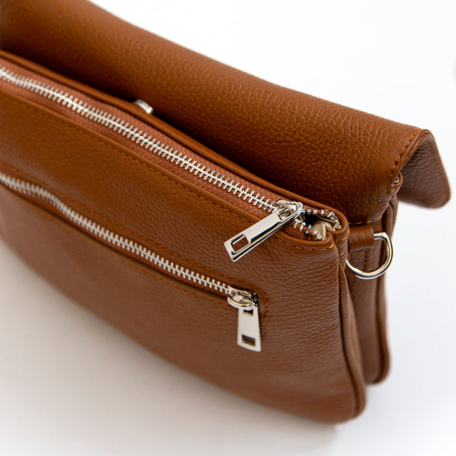 FEI - Multi-compartment leather pouch