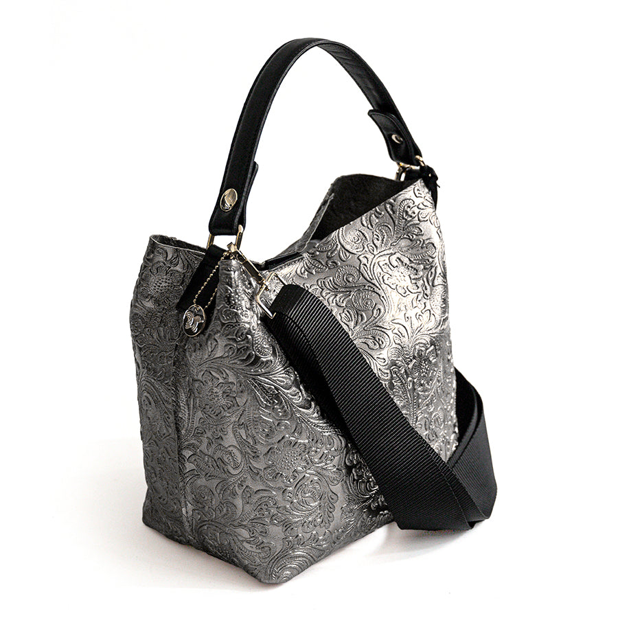 FLOW SAC - laminated leather bag with silver screen printing