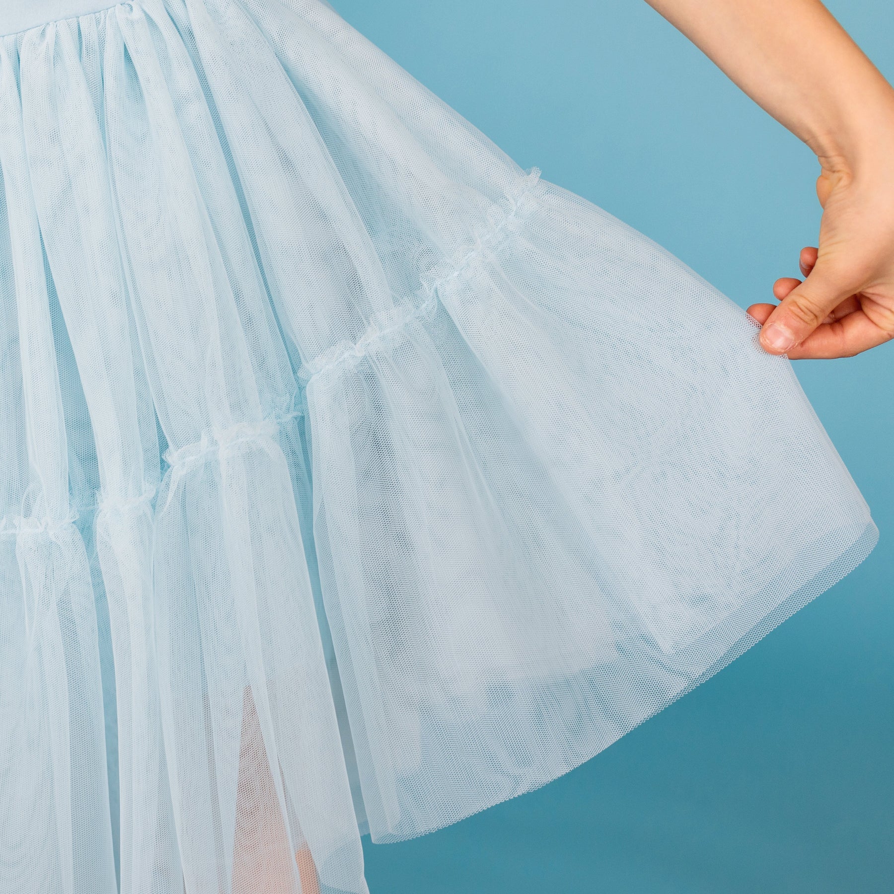 abito con rouches di tulle