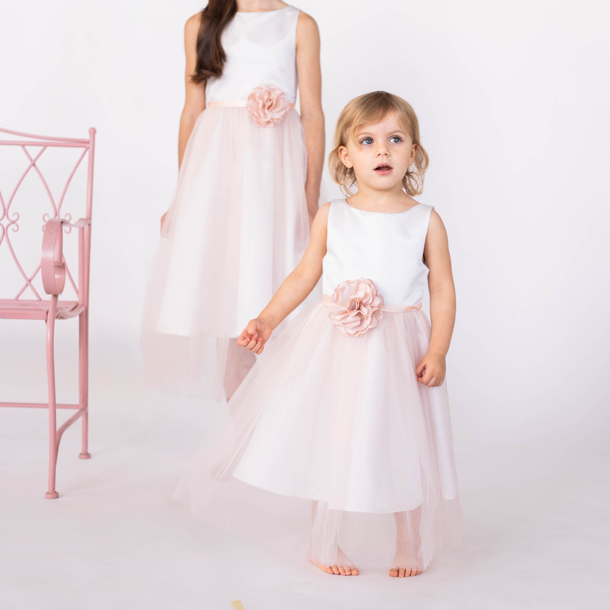 abito in tessuto mikado e gonna tulle rosa