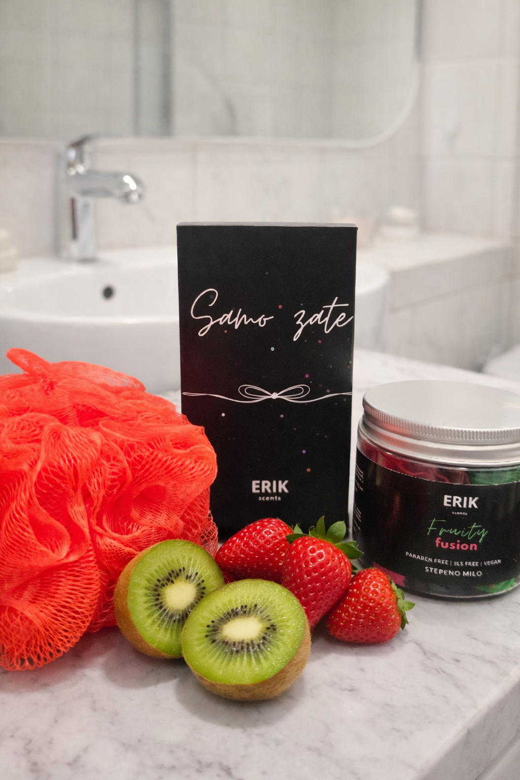 GIFT SET OF BODY SOAP AND SHOWER SPONGE