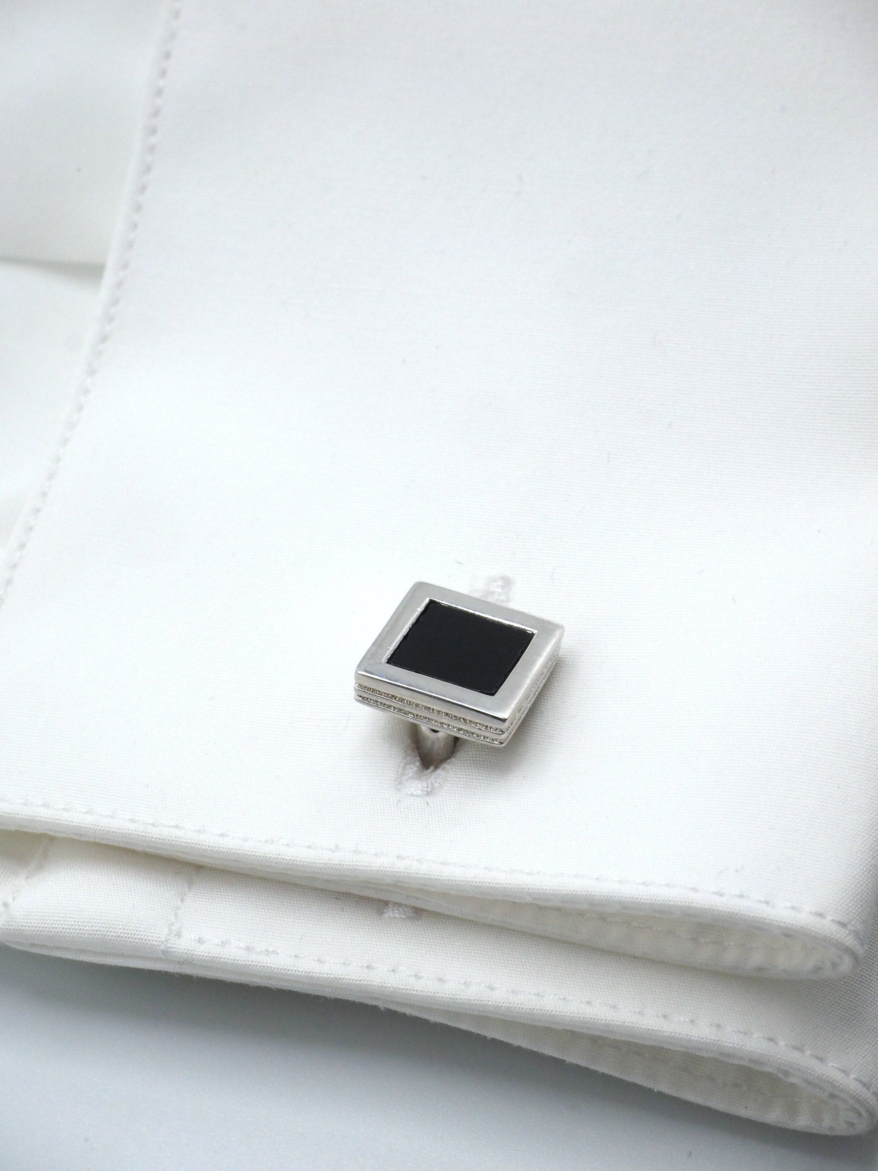Elegant black square cufflinks