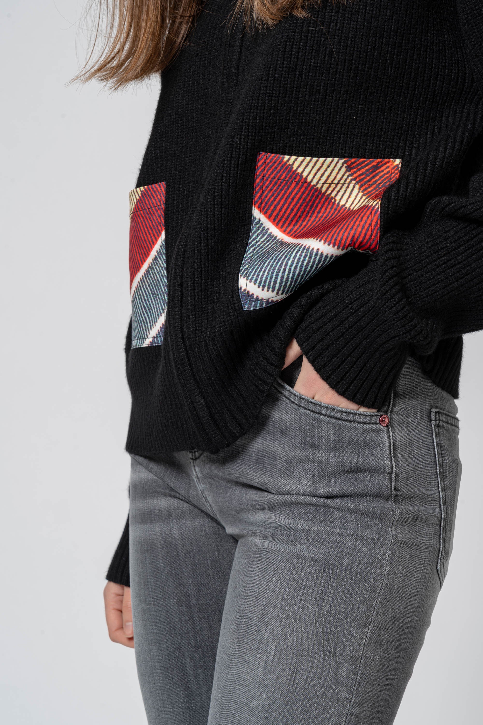 Short zip sweater