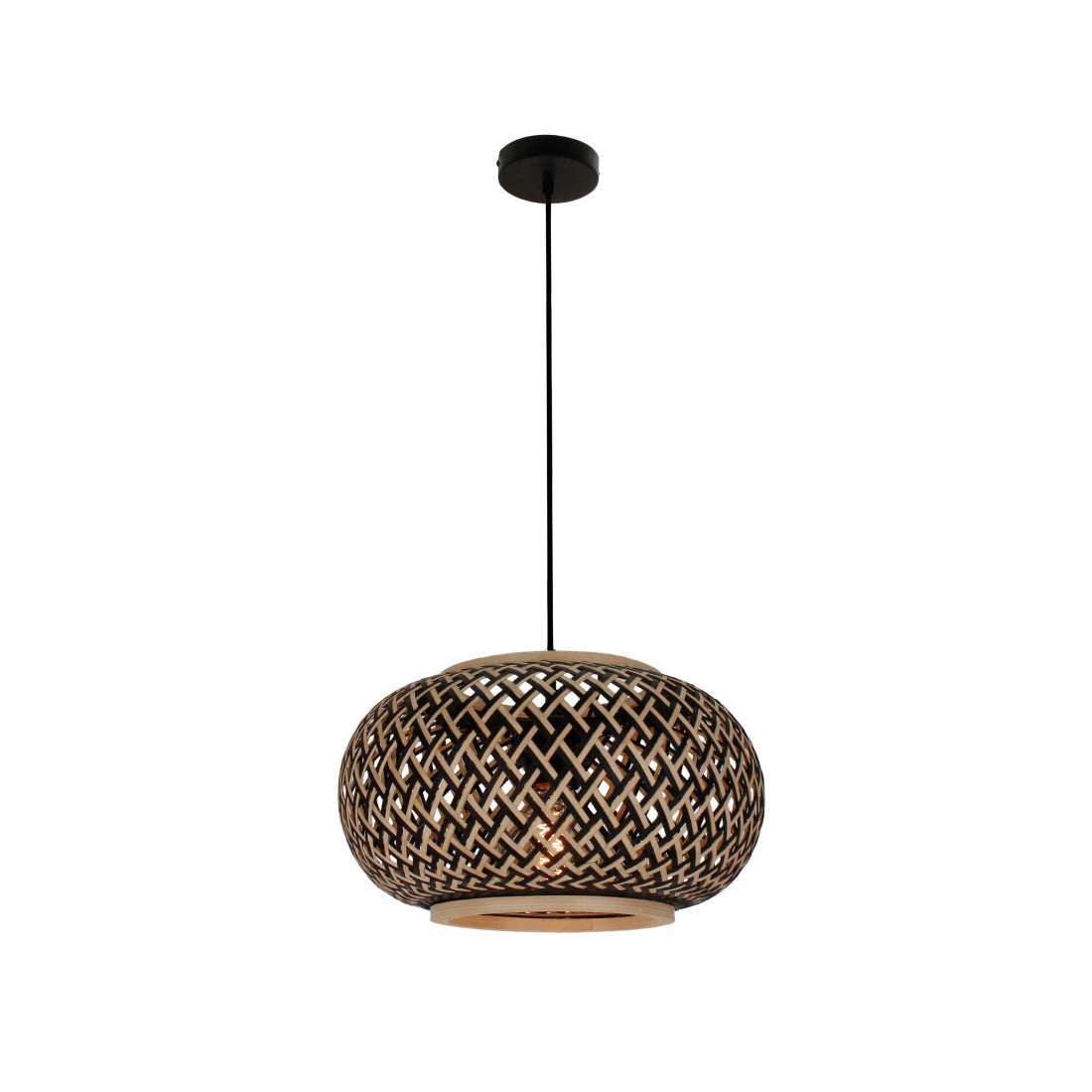 Various Weaving 1-lichts hanglamp Ø44 cm in natuur en zwart, compleet afgebeeld tegen een neutrale achtergrond