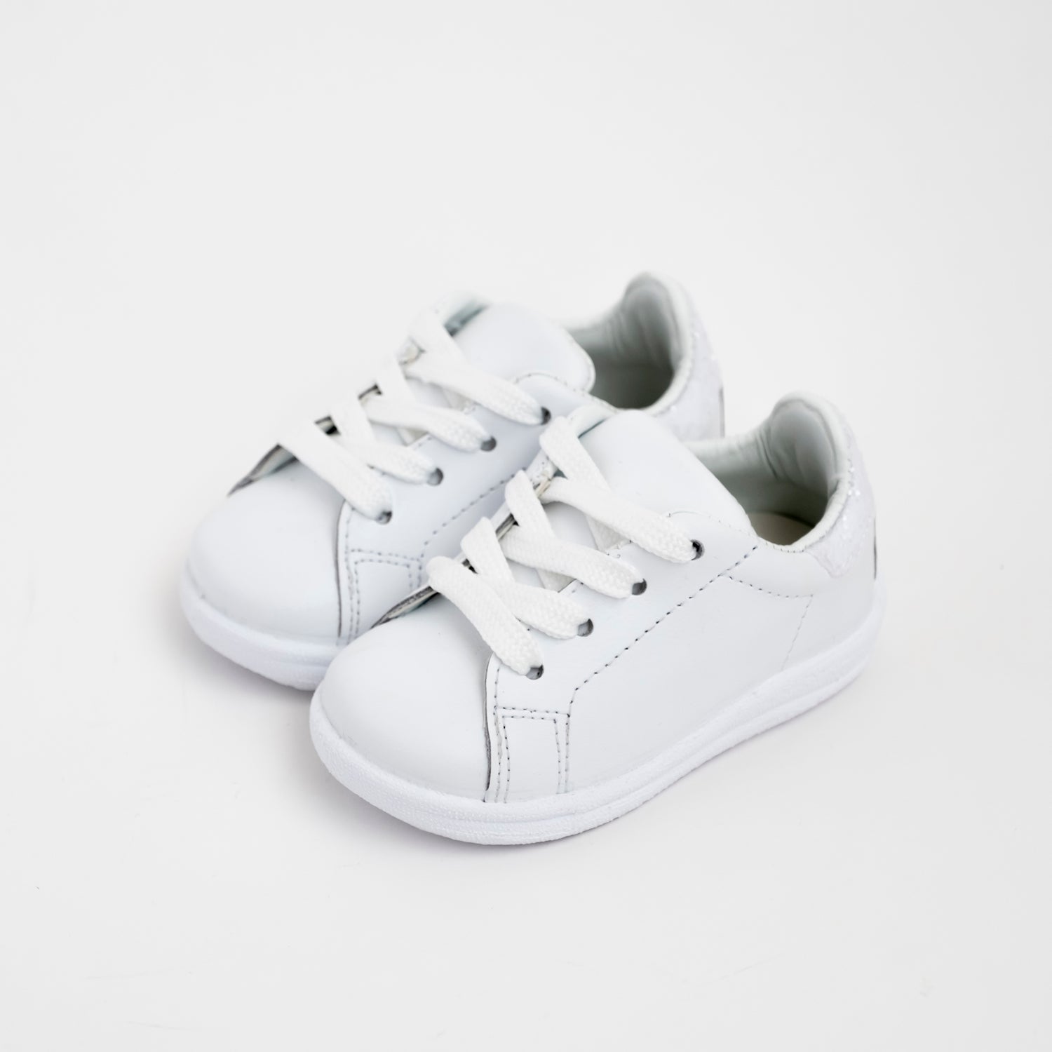 Sneakers baby con fiocco tulle
