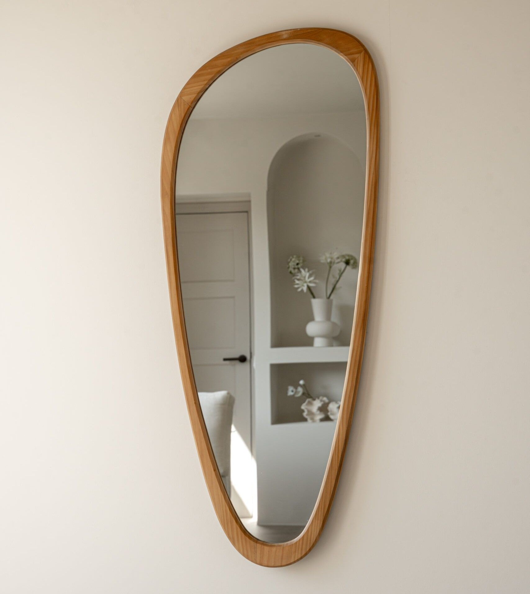 Indore Home - Spiegel - organische vorm - asymmetrisch - wandspiegel - 120cm - Hout