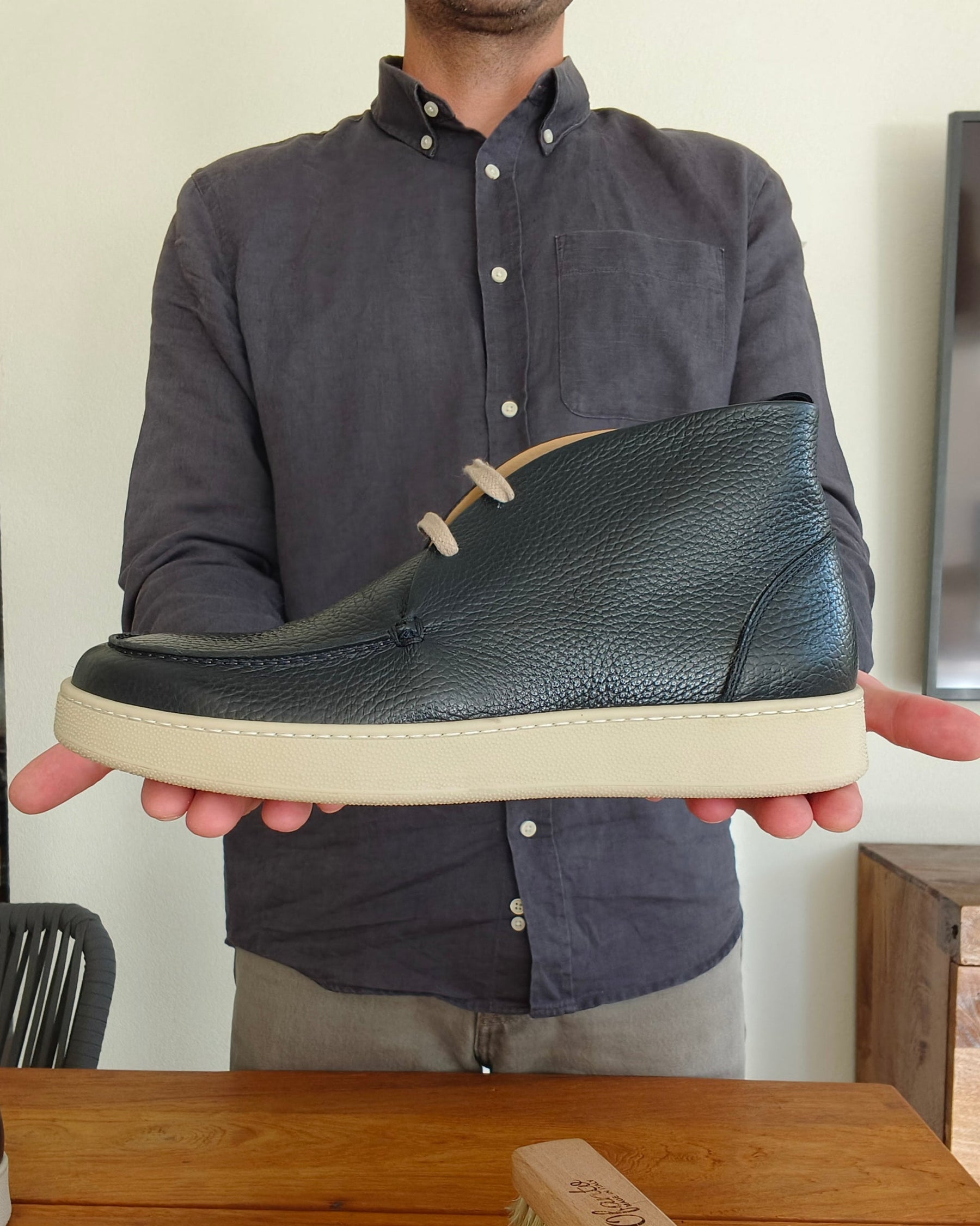 LEUCA - Blue Leather