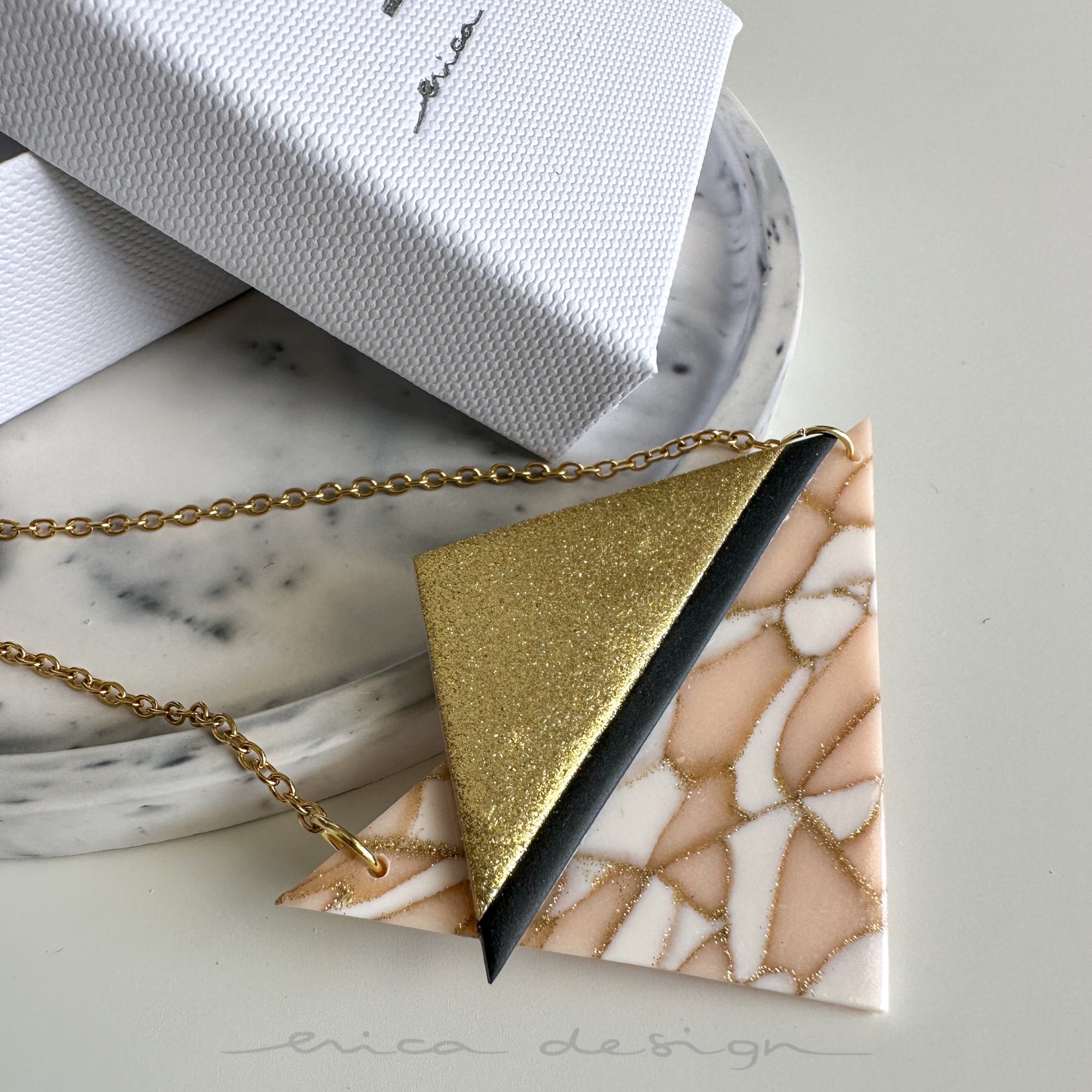 Asymmetric . LIMITED EDITION | powder gold black