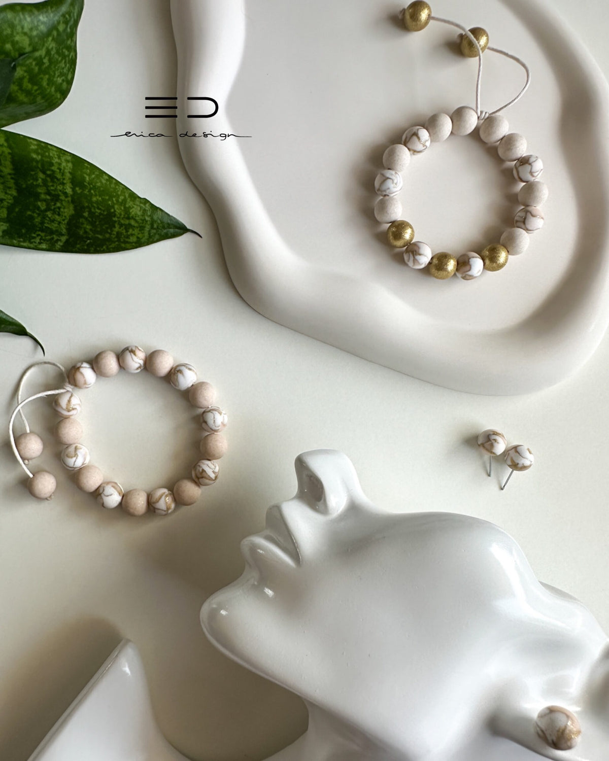 bracciale a bulbo, orecchini | beige