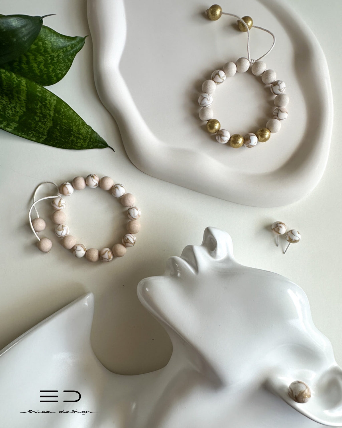bracciale a bulbo, orecchini | beige