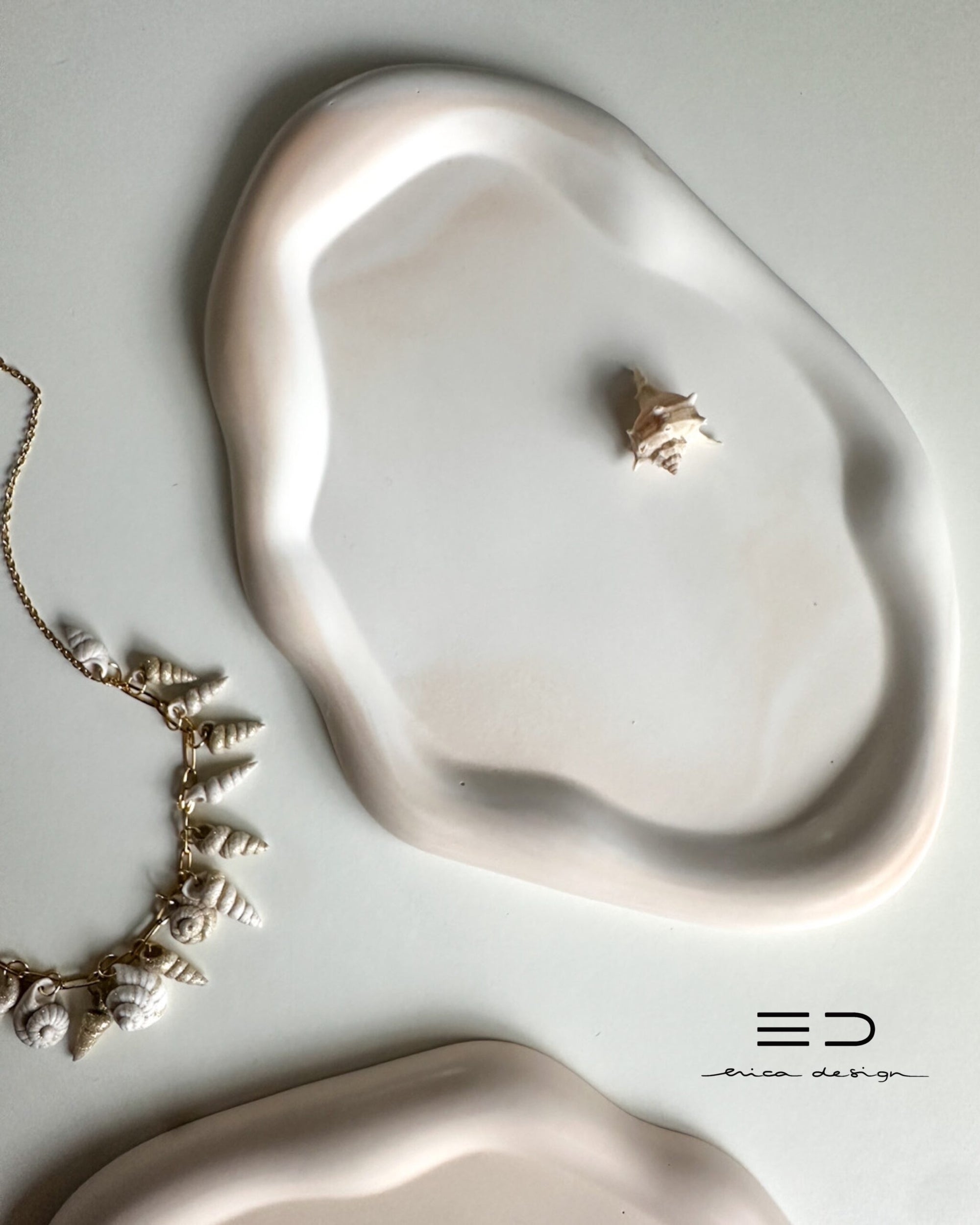 decorative tray (o)val | WHITE BEIGE