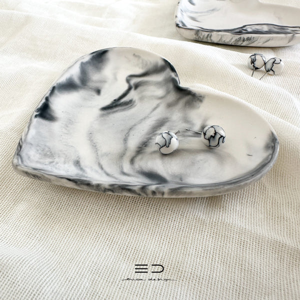 gift set | HEART | earrings + tray | black