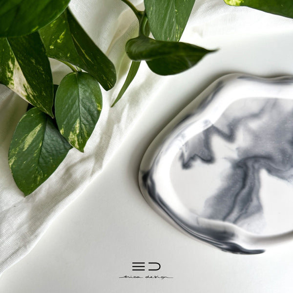 decorative tray wave | black and white