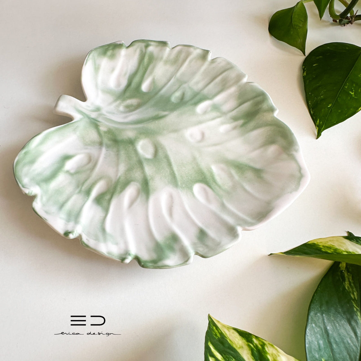 monstera decorative tray | green
