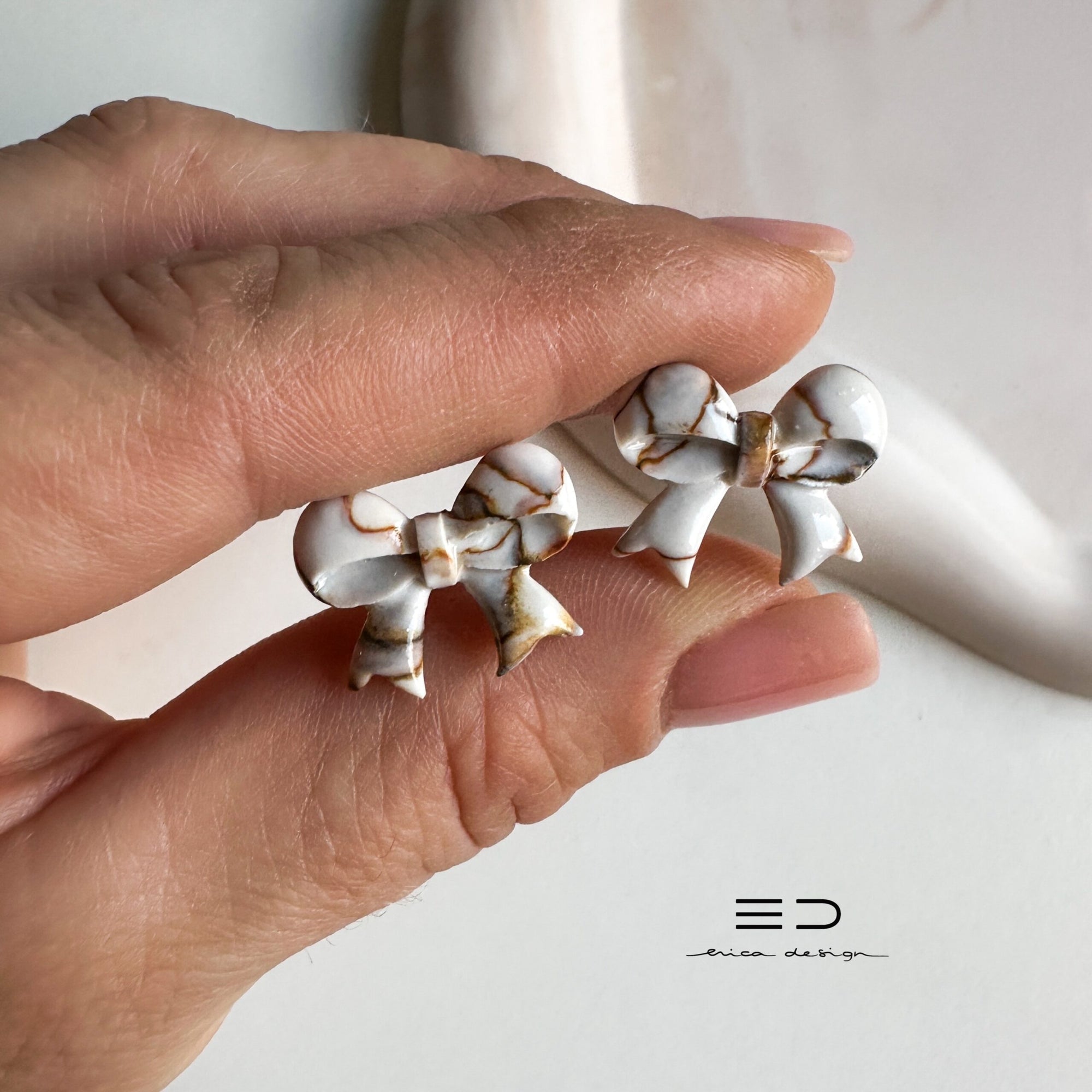 earrings bow | marble